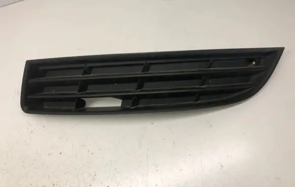 Volkswagen PASSAT B6 Front bumper lower grill 3C0853665