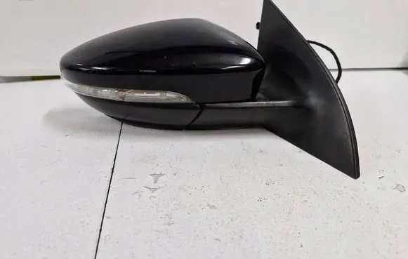 Volkswagen Scirocco Front door electric wing mirror