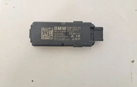 BMW X5 G05 Keyless system antenna 5A81724 5B60517