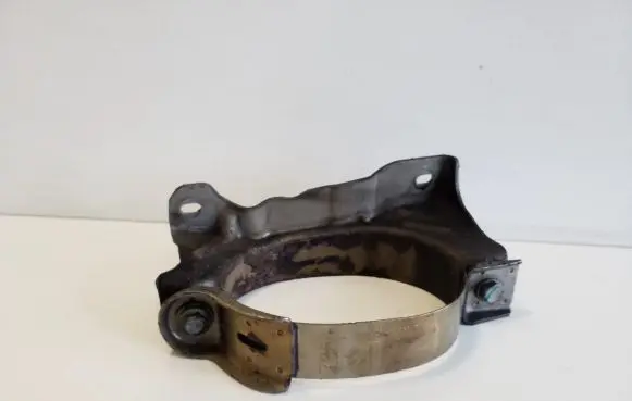 Jeep Cherokee Muffler mount bracket/holder 2399440205