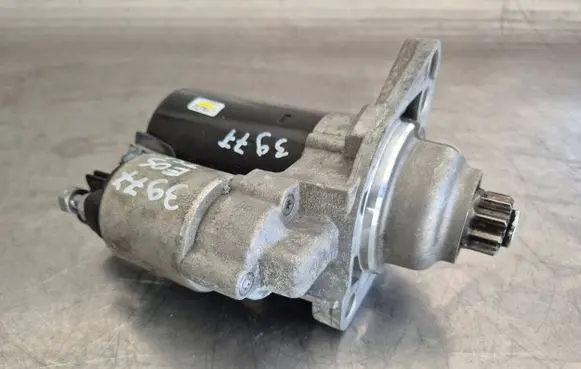 Volkswagen Jetta VI Starter motor 0001121408 20110412 02Z911023E