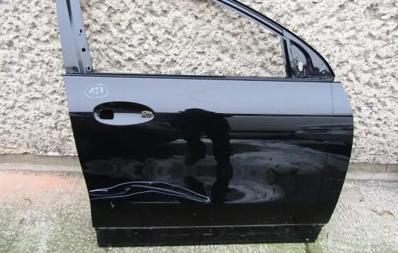 Mercedes-Benz GLA H247 Front door A2477224201