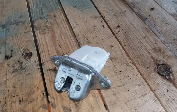 Subaru Outback Tailgate/trunk/boot lock/catch/latch