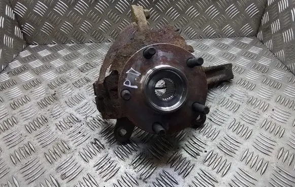 Nissan Qashqai+2 Front wheel hub