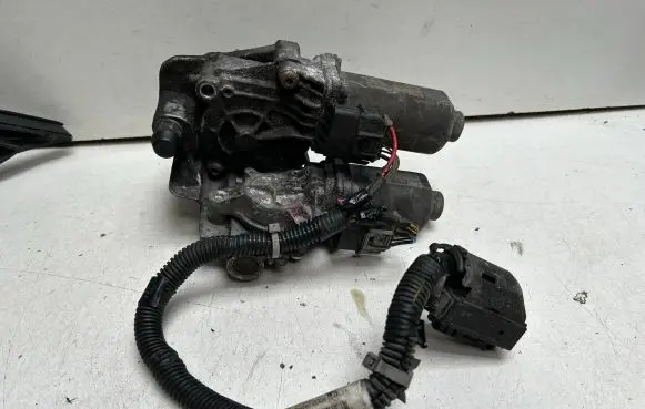 Opel Zafira B Gear selector/shifter in gearbox 55562970 4D4000106AA 1208067