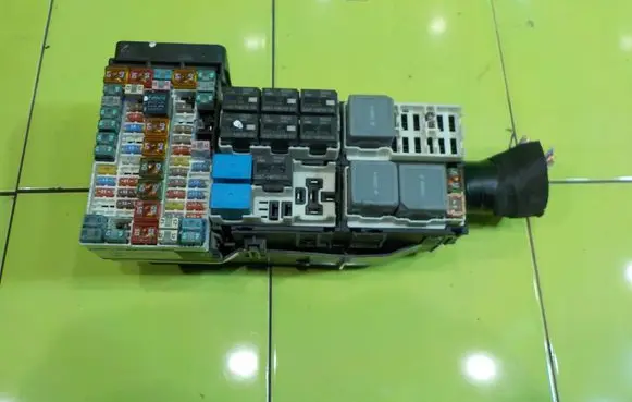 Ford Transit Custom Fuse box set GK2T14401 BEZPIECZNIKOW