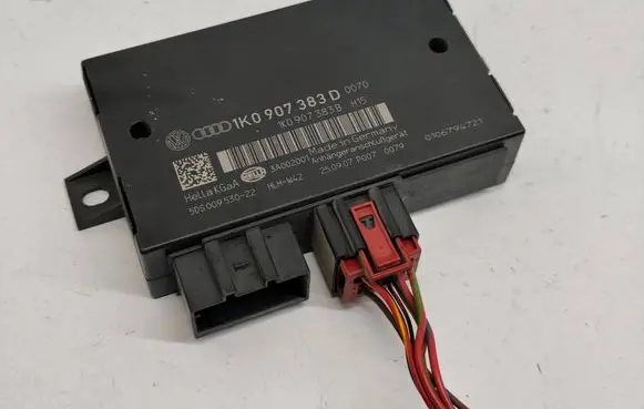 Skoda Octavia Mk2 (1Z) Tow bar trailer control unit/module 1K0907383D 5DS00953022 1K0907383B