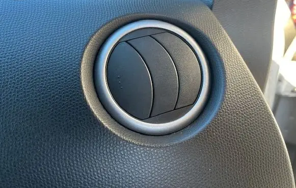 Suzuki Swift I Dash center air vent grill 