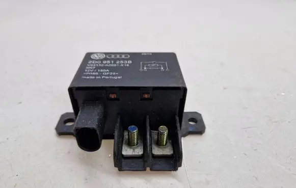Volkswagen Touareg I Fuse module 2D0951253B