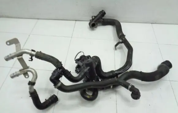 Jaguar XE Engine coolant pipe/hose G4D38A512AD G4D3-8A512-AD G4D3-8575-AD