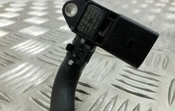Seat Leon (5F) Exhaust gas pressure sensor 04L906051B 04L131850A
