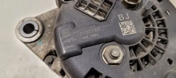 Opel Insignia A Generator/alternator 13502583 10E15