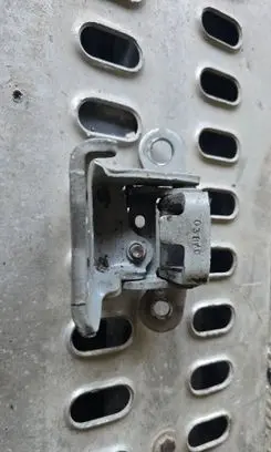 Chrysler 300 - 300C Front door lower hinge 038AC 275DCD6M