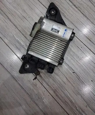 Toyota Avensis T270 Fuel injection control unit/module 8987120080