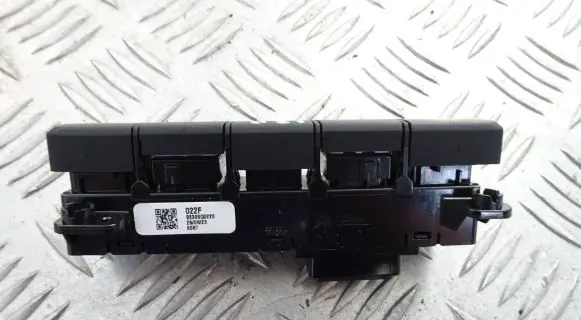Hyundai i20 Active Other switches/knobs/shifts 93300Q0220