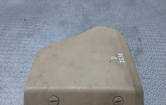 Mercedes-Benz ML W163 Fuse box cover A1636880035