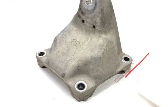 Engine mounting bracket