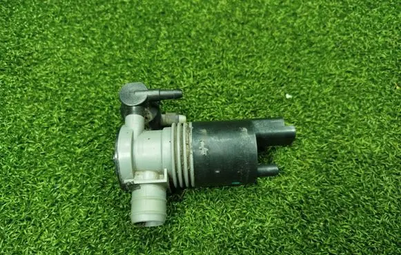 Opel Vivaro Windscreen/windshield washer pump 1024583 1510150856