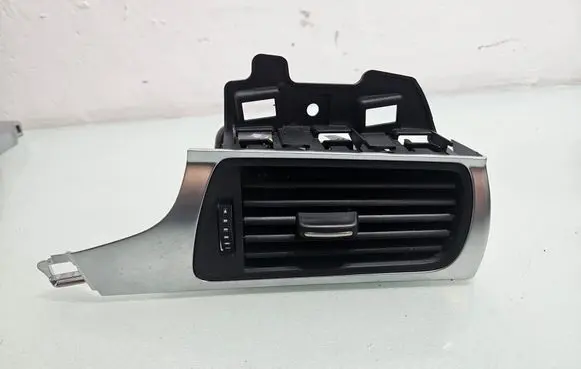 Audi A7 S7 4G Dashboard side air vent grill/cover trim 4G2820902C