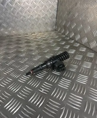 Audi A4 S4 B7 8E 8H Fuel injector 038130073BJ 0414720229