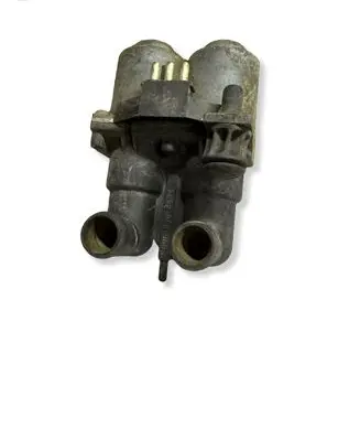 Mercedes-Benz E W124 Coolant heater control valve 0008306584