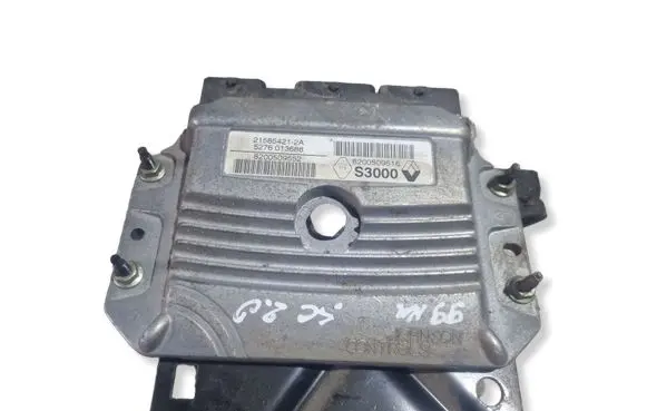 Renault Scenic II - Grand scenic II Engine control unit/module 8200509516