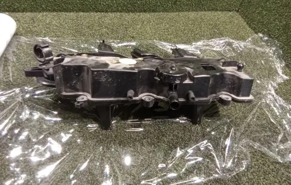 Renault Master III Rocker cam cover 118304798R P1008599