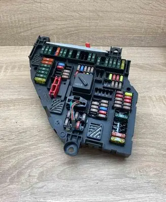 BMW 5 F10 F11 Fuse module 9210857 17033452