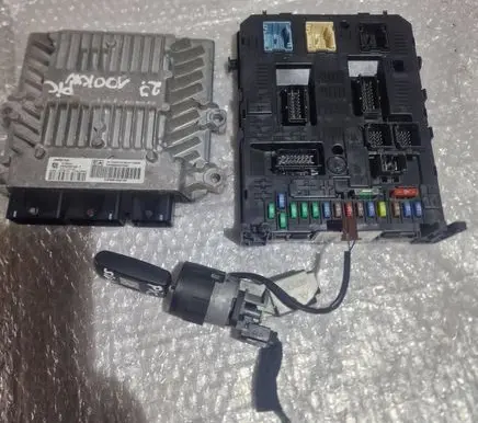 Citroen C4 I Picasso Engine ECU kit and lock set 9664287480 5WS40615AT 9661642180