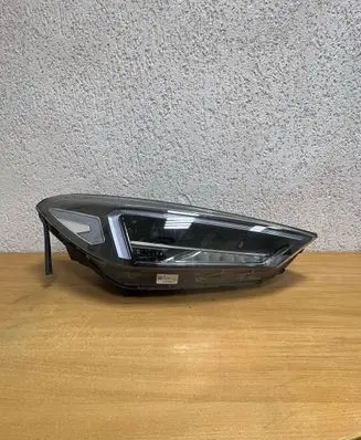 Hyundai Tucson TL Headlight/headlamp D792111A20 92102D7710