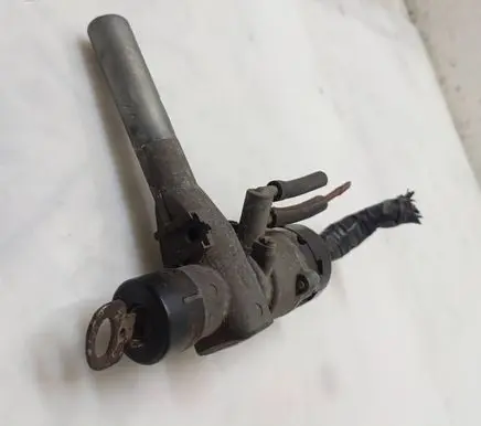 Mercedes-Benz 207 310 Ignition lock