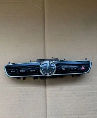 Mercedes-Benz E W213 Tailgate/trunk/boot open switch 
