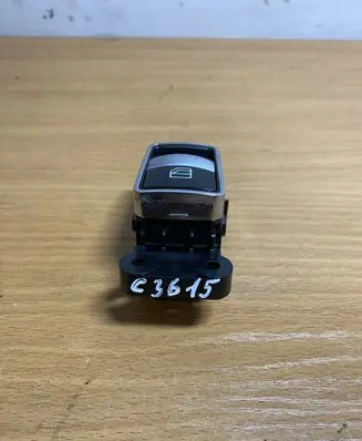 Mercedes-Benz S W221 Electric window control switch A2218704579 C3615