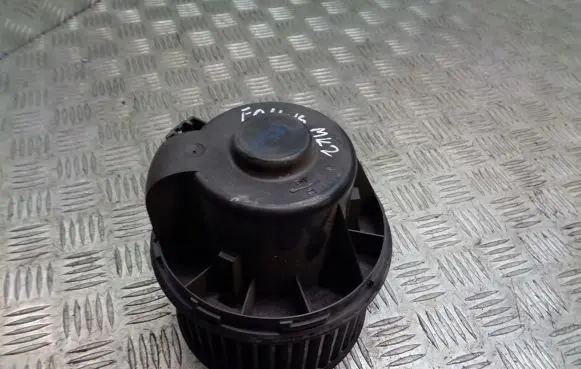 Ford Focus Front door blower motor 3M5H-18456-AD