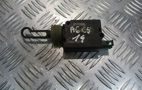 Audi A6 S6 C5 4B Shock absorber/damper mounting bracket 4B5962115A