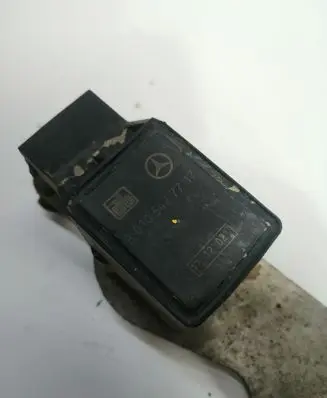 Mercedes-Benz E W211 Headlight/headlamp level sensor A0105427717