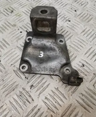 BMW 5 E39 Engine mounting bracket 109607611
