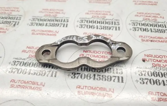 Volkswagen Touareg I Fuel Injector clamp holder 