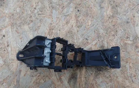 Audi A4 S4 B6 8E 8H Relay mounting block 8E0937503B