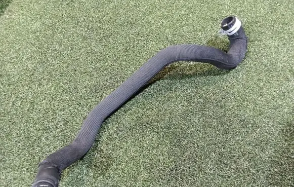 Renault Trafic III (X82) Engine coolant pipe/hose 140556254R