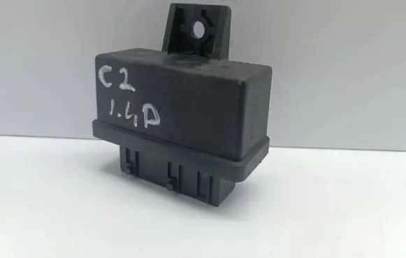 Citroen C2 Fuel pump relay 240107