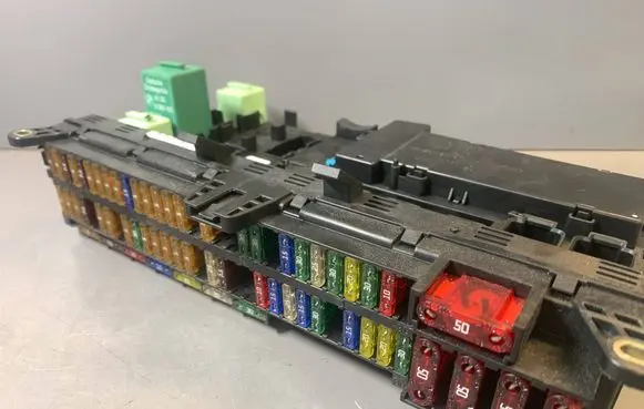 BMW X5 E53 Fuse module 6907395 093346092500 518757000