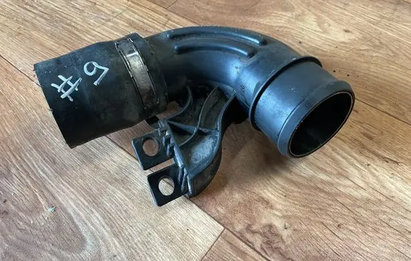 Intercooler hose/pipe