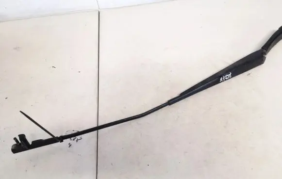 Skoda Octavia Mk2 (1Z) Front wiper blade arm 1z1955410