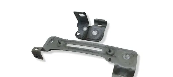 Audi Q7 4M Fender mounting bracket 4M0821168A