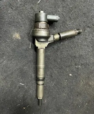 Opel Astra H Fuel injector 0445110175