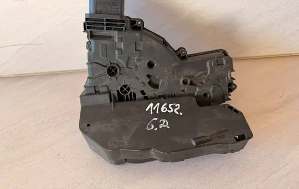 Seat Alhambra (Mk2) Sliding door lock 7N0839016L