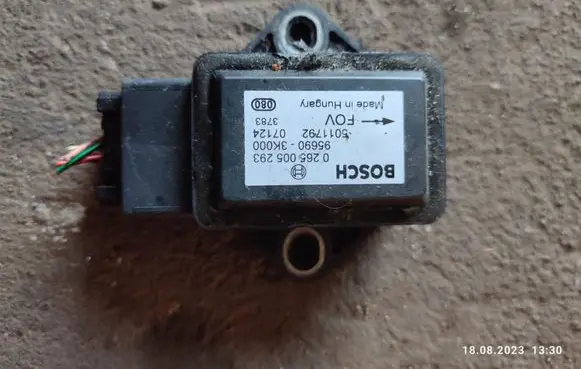 Hyundai Sonata ESP acceleration yaw rate sensor 0265005293