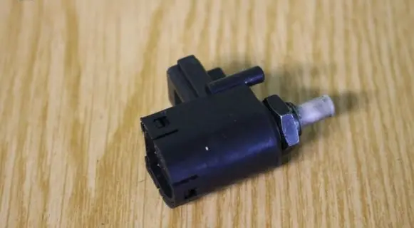 Toyota Avensis T250 Brake pedal sensor switch