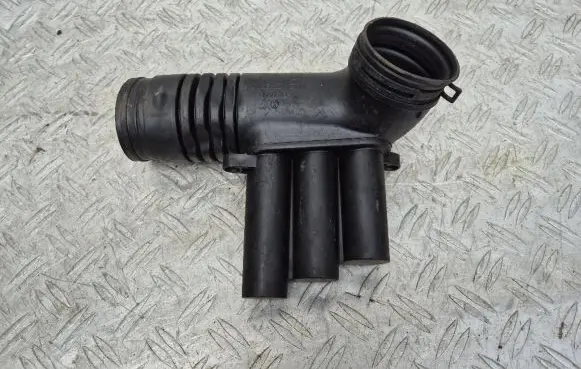 Air intake hose/pipe